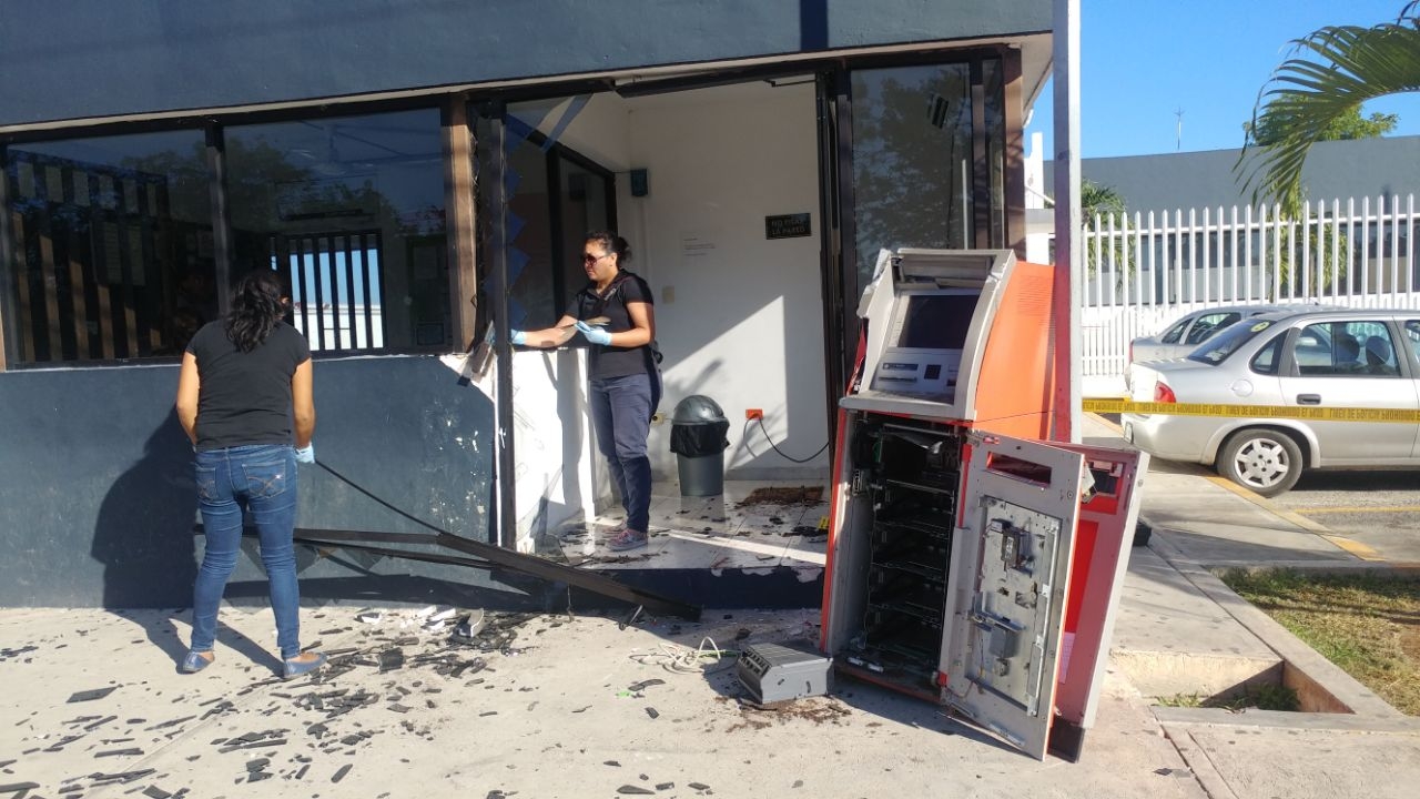 Ladrones vacían cajero al oriente de Mérida